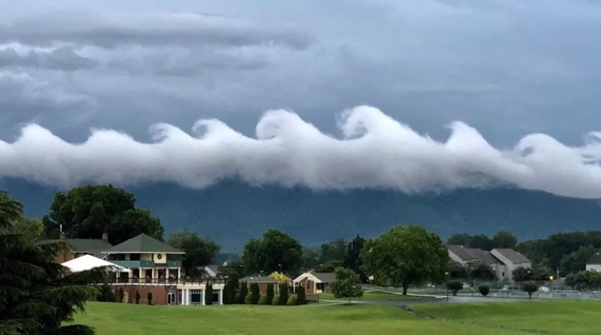 Kelvin-Helmholtz clouds