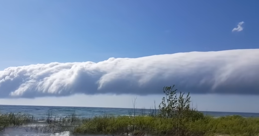 Roll clouds